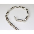 elegant colier choker  " Infinity ". design contemporan. Danemarca cca 1980